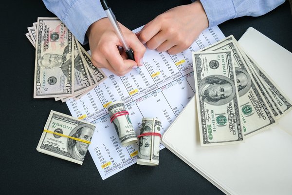 Quelles taxes transforment votre salaire brut en net ?