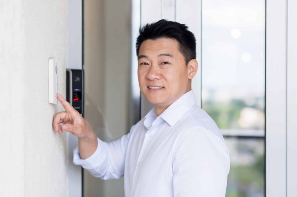 Comment fonctionne une alarme pour porte d'entrée?